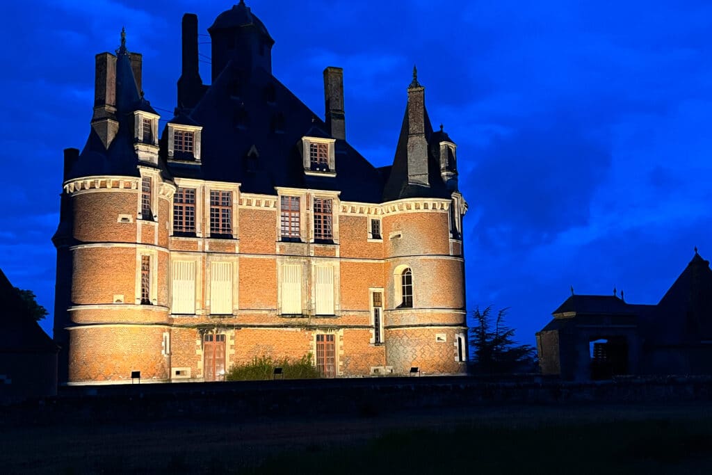 Chateau de Montmort de nuit