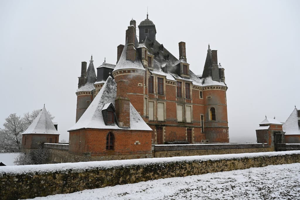 Chateau de Montmort sous la neige